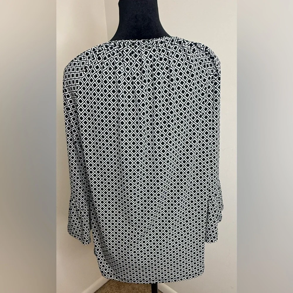 Michael Kors geometric chic preppy black white blouse 3/4 bell sleeves MK logo S